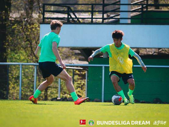 1745307849760064451.jpg 1745307840978.jpg